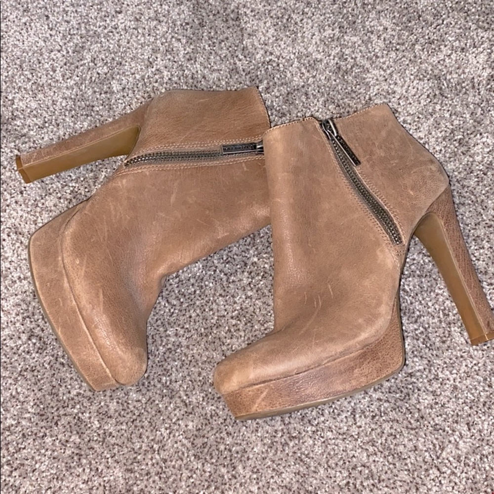 Gianni Bini booties